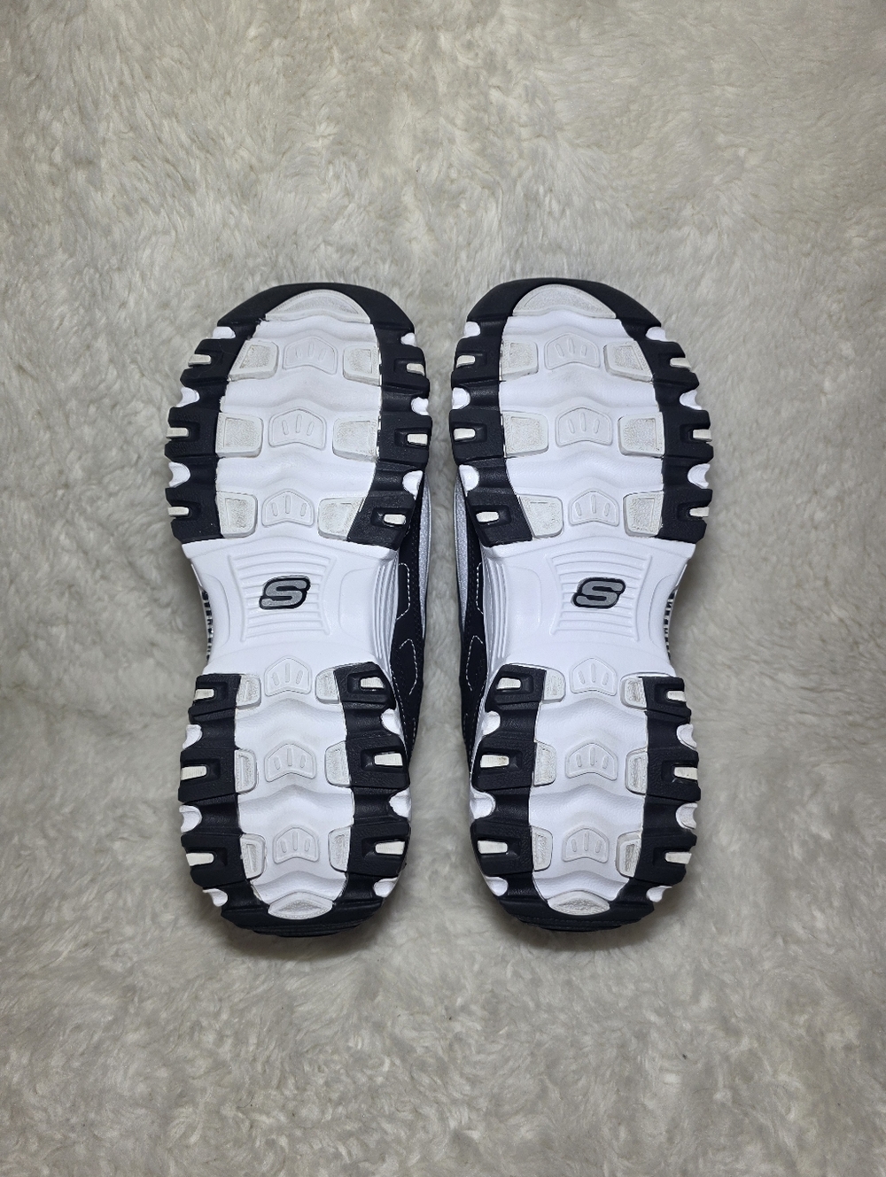 Skechers D'Lites Biggest Fan Sneakers - Black/White - Women’s Size 8 Like New - Picture 8 of 9